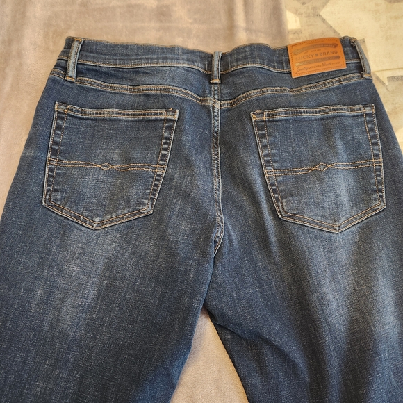 Lucky Brand Dark Blue Denim Jeans